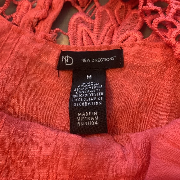 Lovely sleeveless blouse made by New Reflections size medium - Picture 2 of 3